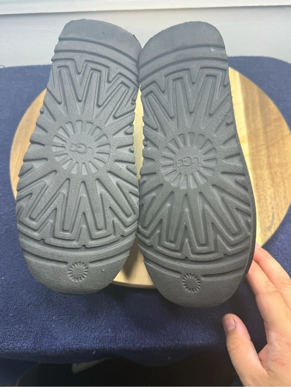 UGG Tasmen Slipper (Men’s 8)